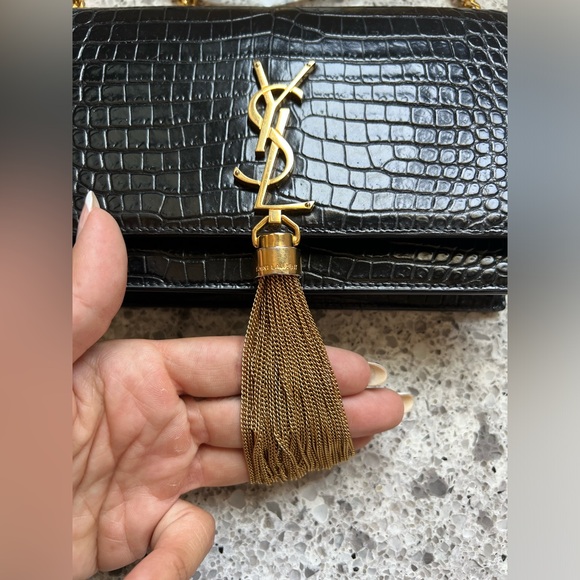 Saint Laurent Kate Medium Tassel in Crocodile Embossed Black Leather - Picture 3 of 15